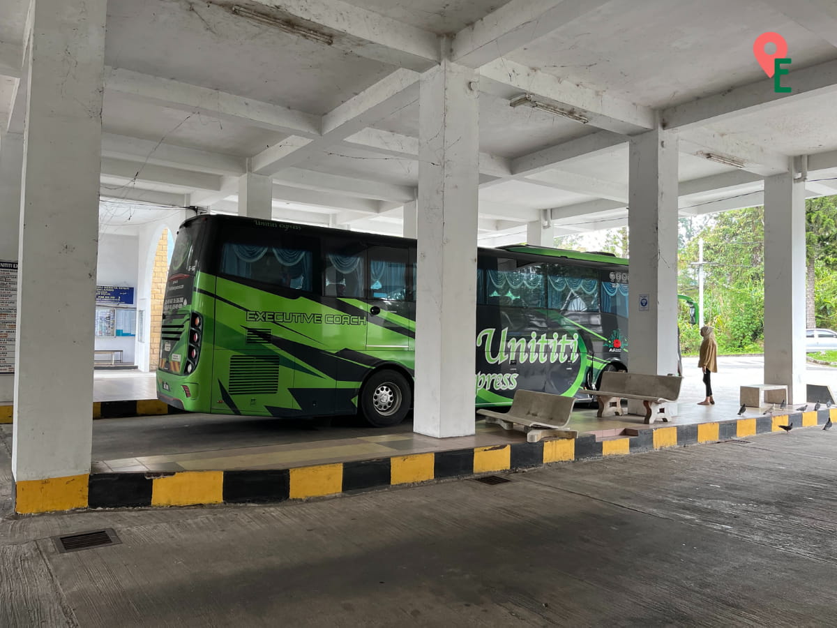 Unititi Express Bus Pulling Into The Bus Station At Tanah Rata